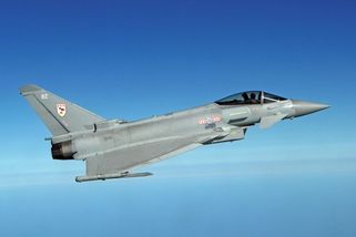 KOMENTÁŘ: Evropa by měla zrušit tu frašku jménem NATO - Médium.cz